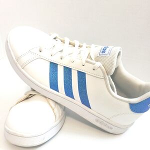 Adidas Big Girls Sneakers Grand Court K Blue and White Sz:4